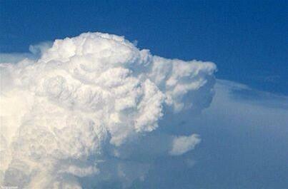 YofuiaEGB's tweet photo. Hasta las nubes se han vuelto EGB. http://t.co/NZ3V2GE7dc