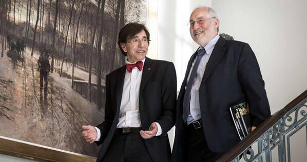rtve's tweet photo. Stiglitz: la economía española atraviesa una depresión 'peor' que la crisis de 1929: http://t.co/TTGg7nOtoj http://t.co/gwIeFaUXFU