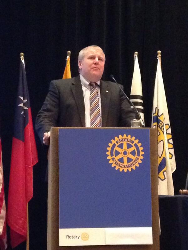psmarkos's tweet photo. Joe Brownlee speaking on strategy- and since he is on stage the back of his head is not in this picture!!!! http://t.co/jirwZ3xxqD