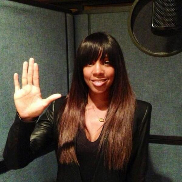 runningforlupus's tweet photo. #TBT @KELLYROWLAND supporting the #LHandSign Lupus Awareness Campaign! http://t.co/va5cd5u2S8