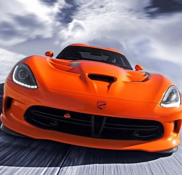 SportCar_Nation's tweet photo. Dodge Viper http://t.co/BU3QFa3rOL