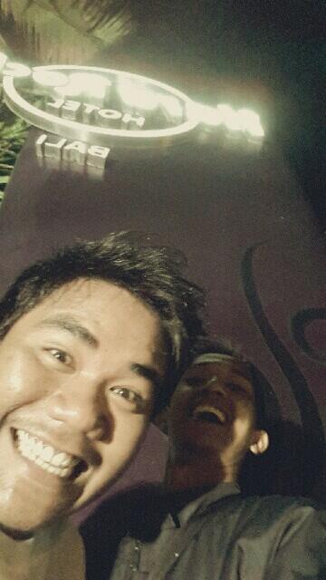 Skali-skali selfie di kuta bali