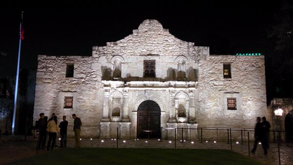justrollout's tweet photo. Last night- we got to see the Alamo! Headed now back to @Rackspace to watch the finals! http://t.co/MkT4hSJwVr