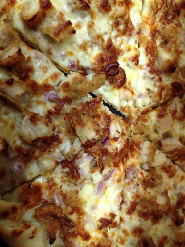 PCAlumniDining's tweet image. Chicken Bacon Ranch Pizza today!!! #alumnieats