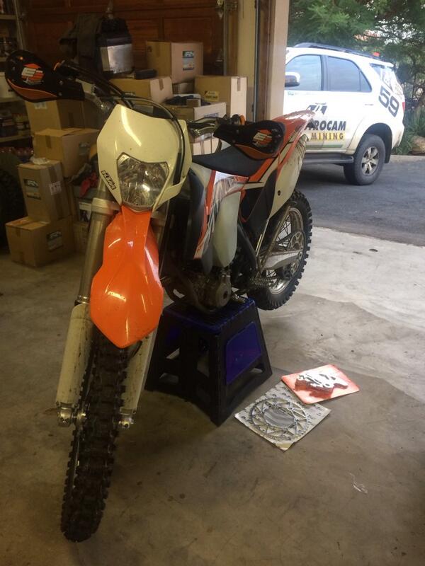 Rallyerider's tweet photo. New baby #KTM ridden in, interesting #DiamondRoute400 ahead. Exciting things to come... #Dakar2015 #watchthisspace http://t.co/xhpUk8vevC