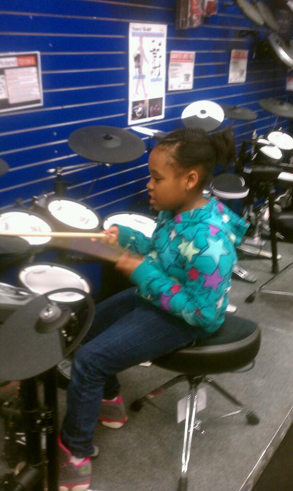 germyles's tweet photo. My Lil girl on drums http://t.co/othPxdtIq9