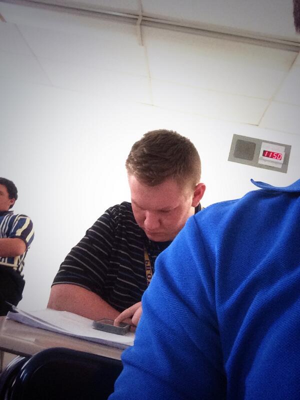 Ant_Carabelli's tweet photo. Get off the phone @T_Rex_52 http://t.co/fNlEA9vouo