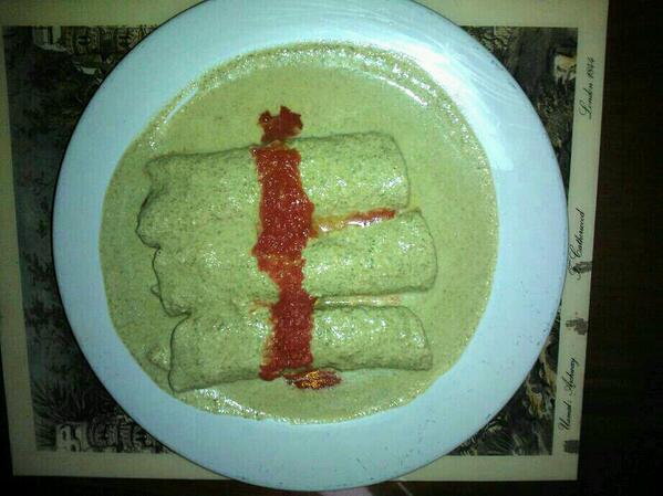 LeLahTho's tweet photo. Y para abrir apetito ¡Unos ricos Papadzules! http://t.co/qu0AbVAb7j
