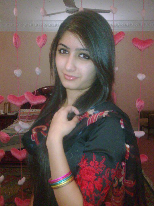 comrytaiz's tweet photo. أتجآآهُلُ الجَميعَ . . حِينَ تَكونَ أإنْت مَــعِيّ  فـ النْاسُ لِلنْاسْ . . وأإنِـت لــي وحَدى http://t.co/YnF8DtGdo1