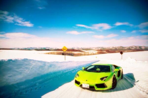 ламборджини хуракан зима. ламборгини хуракан зима. ламборгини зимой. ламборгини авентадор 720. ламборгини хуракан зима белая.