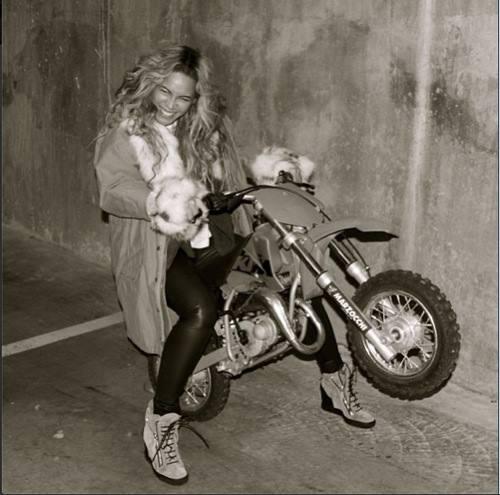 LoVuonline's tweet photo. #leather and a #bike.... it's #Friday http://t.co/znqFvo2vJo