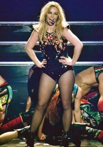 Slave4bjs's tweet photo. Muero por presenciar uno de sus shows en las vegas! :( #PieceOfMeShow #Vegasney #Queen http://t.co/EoQCGwlCvw
