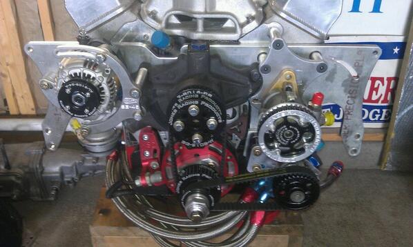 OltraRacing's tweet photo. New #JonesRacing cog pulley/ alternator setup for the tour motor. #ROC #modifieds #JensenEngineTechnologies http://t.co/CRp8o916PU