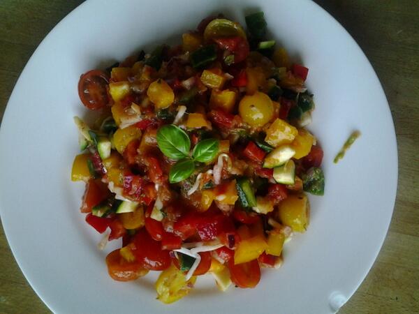 xIsaBelle_'s tweet photo. #rawchilli http://t.co/rbtx7ZscqR