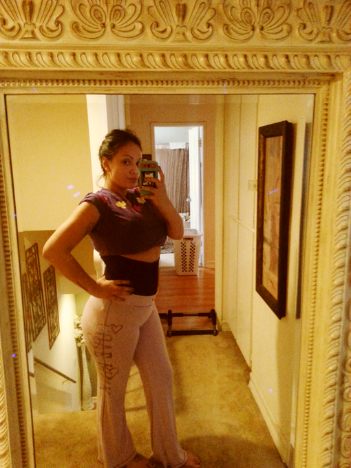 Workout mode... I hear the girdle helps shape you#gettinitright http://t.co/adqVEOzuuO