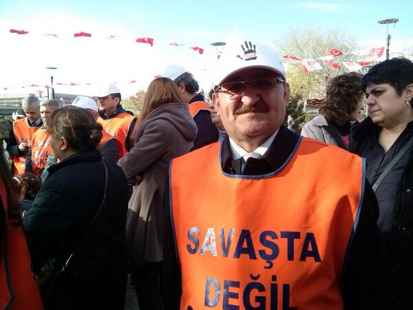 yigit0744's tweet photo. #AssubaylarSokaktaÖlüyor Kırşehir Temad mücadeleye devam. http://t.co/ND5KGObVnp