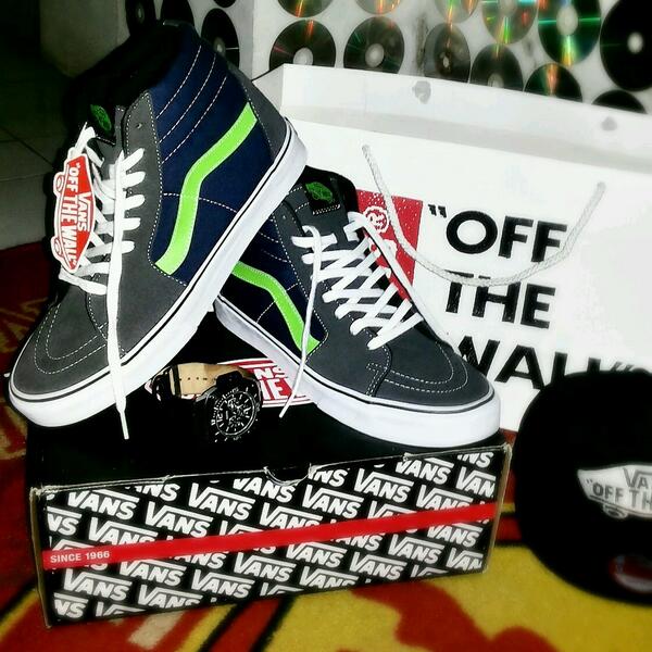 Sk8-hi green flash size 9.5