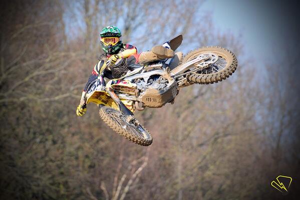 mxstyle_ tweet picture