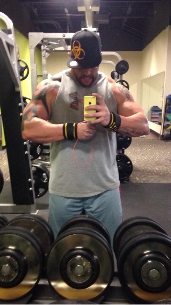 Mutant_Mazzey's tweet image. Yeah rocked the 120s for 12 reps on my 4th set! #Jackedup #TeamMUTANT #Mutating #LeaveHumanityBehind