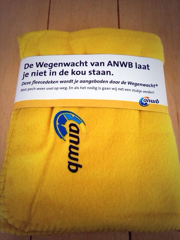 Onder alle nieuwe en oude volgers die  dit bericht retweeten verloot ik komende week deze ANWB fleecedeken. PLS RT.