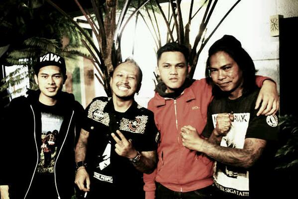workwithsoul's tweet photo. @dolzdisgust @fimenas dkk http://t.co/AhoYKetWtF