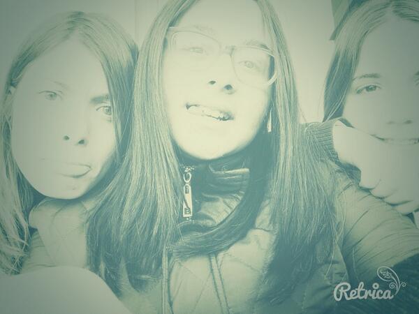 AnadediosT's tweet photo. Sabéis cuanto las quiero? @guapisimairene @andreaabiot http://t.co/RM0bLjaZd6