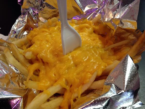Thrill21's tweet image. Gotta love #Cloos cheese fries