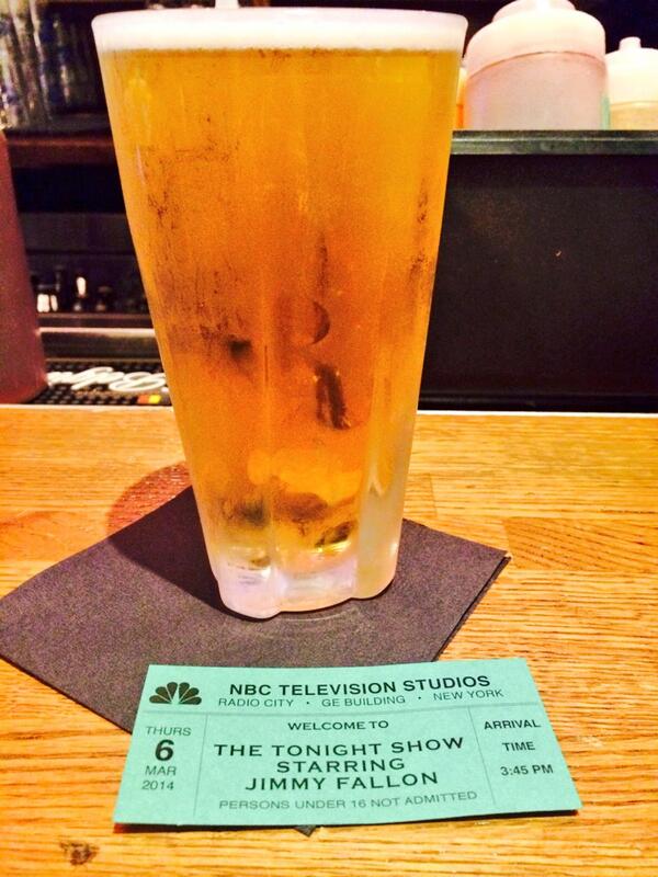 2manyglasses's tweet photo. @jimmyfallon - passing time until 3:45! http://t.co/FcRpUt9QSE