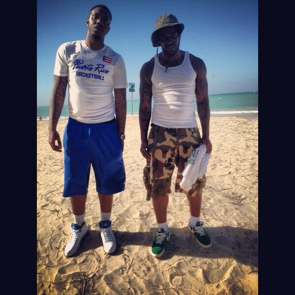 Dimes5Imes's tweet photo. Beach day! 🌴 http://t.co/uKosKcAxJE