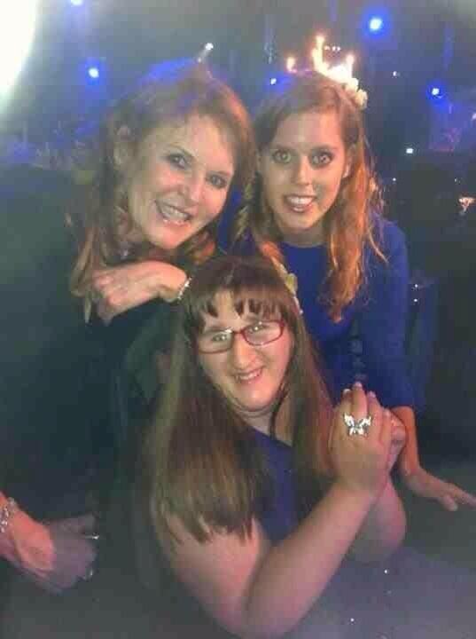 infoAMYnFRIENDS's tweet photo. @SarahTheDuchess @yorkiebea - Amy showed me this pic &amp; wanted me to send you all her love &amp; a very BIG kiss! Xxx http://t.co/JA80dN76HJ