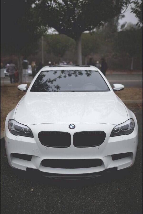 MotorPorn's tweet photo. White BMW http://t.co/y5pOHRHKXz