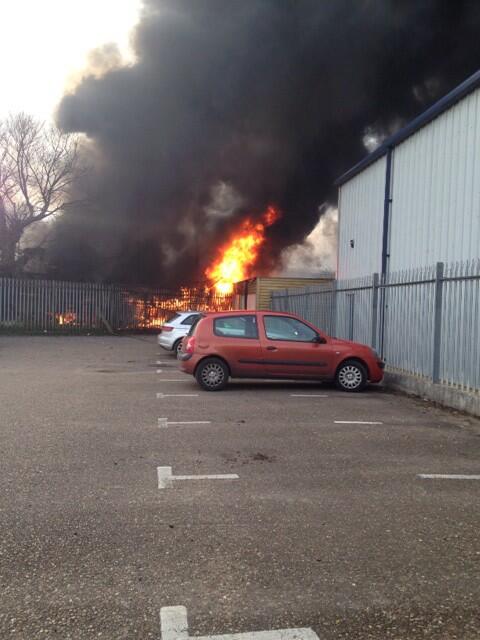 Geoff_Short's tweet image. @CambridgeNewsUK @HertsEssexObser #takeley The explosion as it happened!