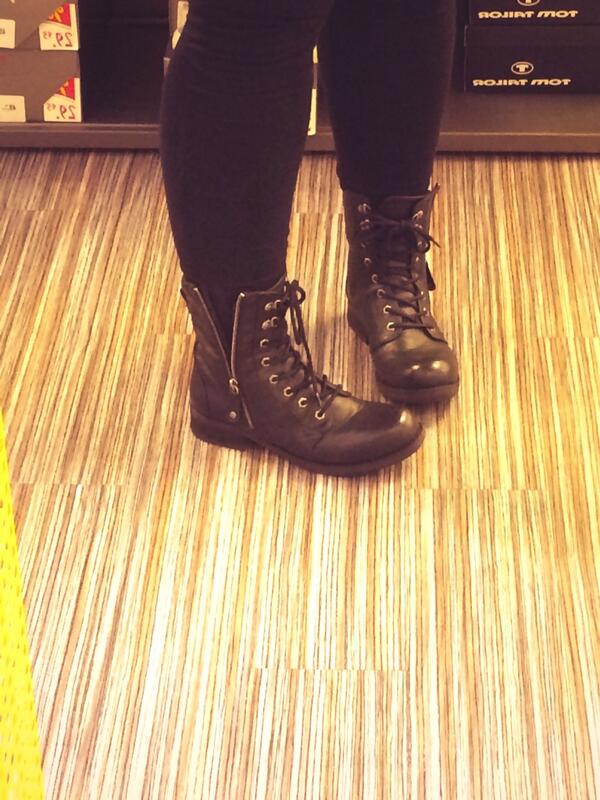 ShannonLeto's tweet image. niiiice!!@__sophlee: Bought some cool @shannonleto shoes today ❤️ thank you mommy! http://t.co/GhZdpOIqlS”