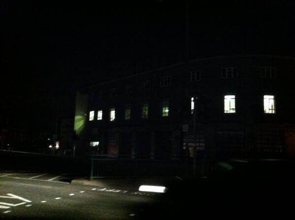 Fileti_O's tweet image. Power outage on London road. Eary. Took a snap after legging it across road with no traffics lights #brighton