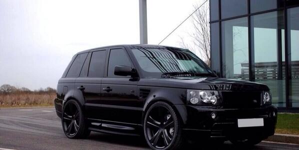 DangerousCars's tweet photo. Blacked out Range Rover. http://t.co/YqP4q72bJf