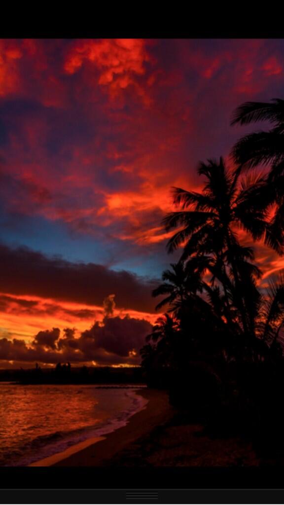 VisualEarthPix's tweet photo. Oahu, Hawaii Sunrise. Photo by Kelly Headrick. http://t.co/qriXMcm2dz
