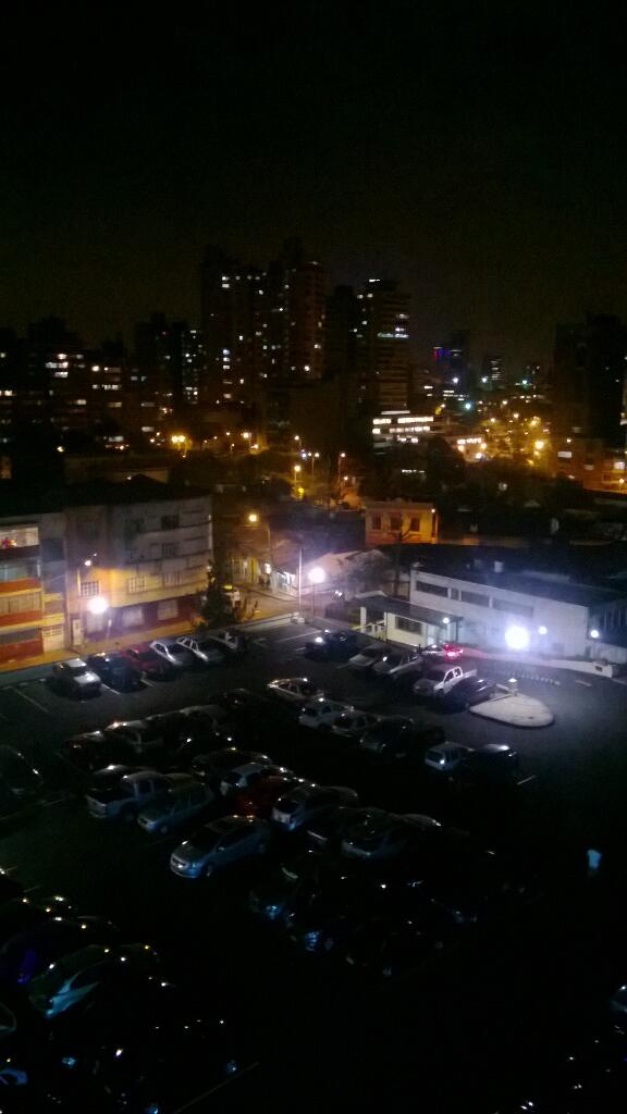 acuna_91's tweet photo. ...  Noche ... con mucho frio y una excelente compañia.. http://t.co/ptcyE69w2L