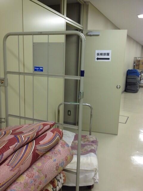 miwastaff's tweet photo. これだけの規模になると仕上げは仮眠しながらの徹夜作業なんです間に合うかな^^; http://t.co/CqoqpiYGtP