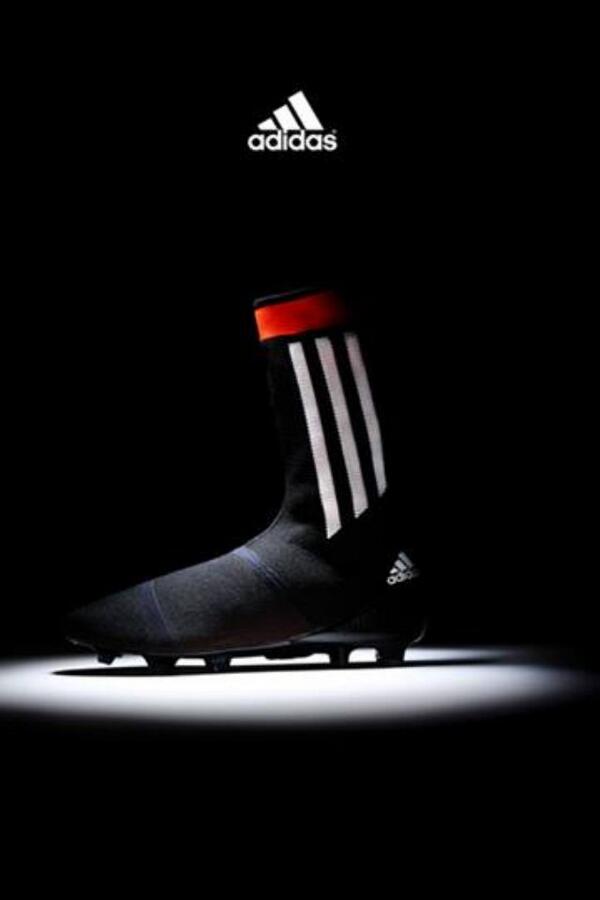 MarcWearne93's tweet image. #Adidas have done the same god what is the world of football boots coming to!! #SoStupid #BootProblems