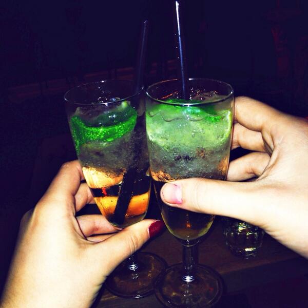 annedb_'s tweet photo. Gezellig avondje gehad! 🍸 http://t.co/ME0QGagENJ