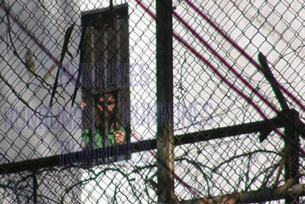 nmasunivision's tweet image. Foto tras las rejas del opositor venezolano @LeopoldoLopez da la vuelta al mundo 1.uni.vi/01nQe