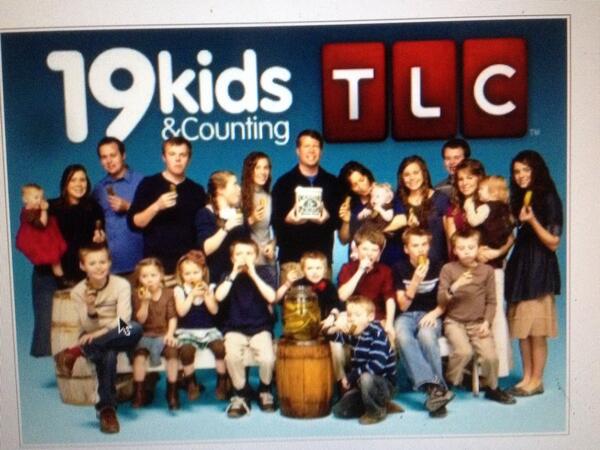 bristeinkamp's tweet photo. Just found 19 Kids &amp; Counting on Netflix... @Stromburgundy thurs night marathon?#TBT #TLC #frightening #birthcontrol http://t.co/3LQPCvWUUt