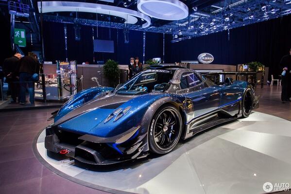 Sweetridesdaily's tweet photo. The Carbon Pagani Zonda looks like a fricking rocketship! #insane #Pagani #hypercar http://t.co/NTqfuo6gwk