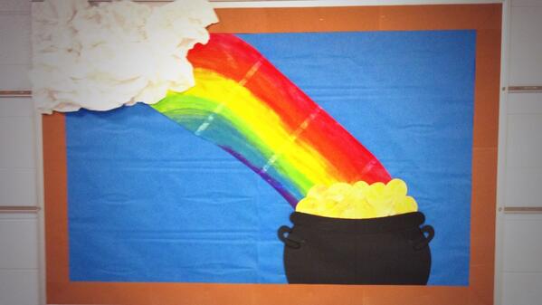 MsEmilyDeak's tweet photo. March bulletin board at work! Still a work in progress, but my kids did a great job with the rainbow and pot of gold! http://t.co/RYyoKqeKfb