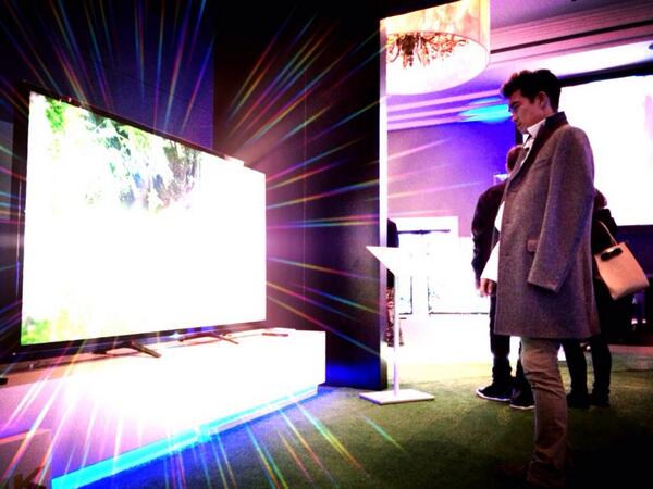 alexanderkenton's tweet photo. Like nothing you've ever experienced - the @sonycanadanews 4K TV. Literally looks REAL! #sonyVIP http://t.co/o8rkATraqx