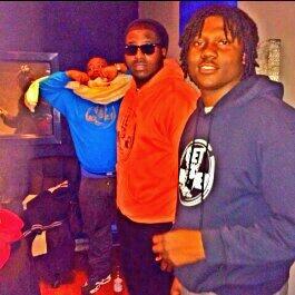 FeezyHoudini's tweet image. "She wanna know if we winning I told her look up at the score" #GetSomeMoney #LivItUp