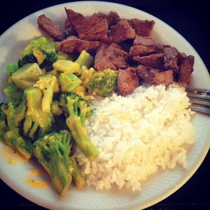 Healthy eating. 😁 http://t.co/yN4Z1B9Xc5<a href="/tag/dead"class="tags"><span>#dead</span></a>