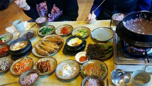 Elin_IVK's tweet photo. 일인에 7500원ㅠ
바로 그자리에서 밥을 지어서 시간이 좀 걸리긴하는데
반찬도 계속 주고 진짜 맛있네영 ㅎㅎ ㅠ역시하남 http://t.co/nkBWYDgmNE