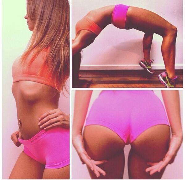 FitGirlSecret's tweet photo. @LornaJaneActive just a few stretches in my new Lorna Jane gear http://t.co/MilhkwTpl7