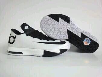 WeGotKickGame's tweet photo. RT if you'd wear these KD's 💯🔥 http://t.co/kNyng7Zv96